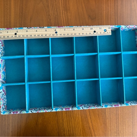 Raymond Waites Jewelry Organizer with 18 Compartments - Picture 6 of 9